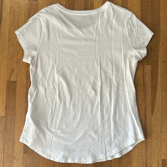 *last chance!!* Abercrombie & Fitch | Women’s white cap sleeve top, rounded trim - Picture 11 of 15
